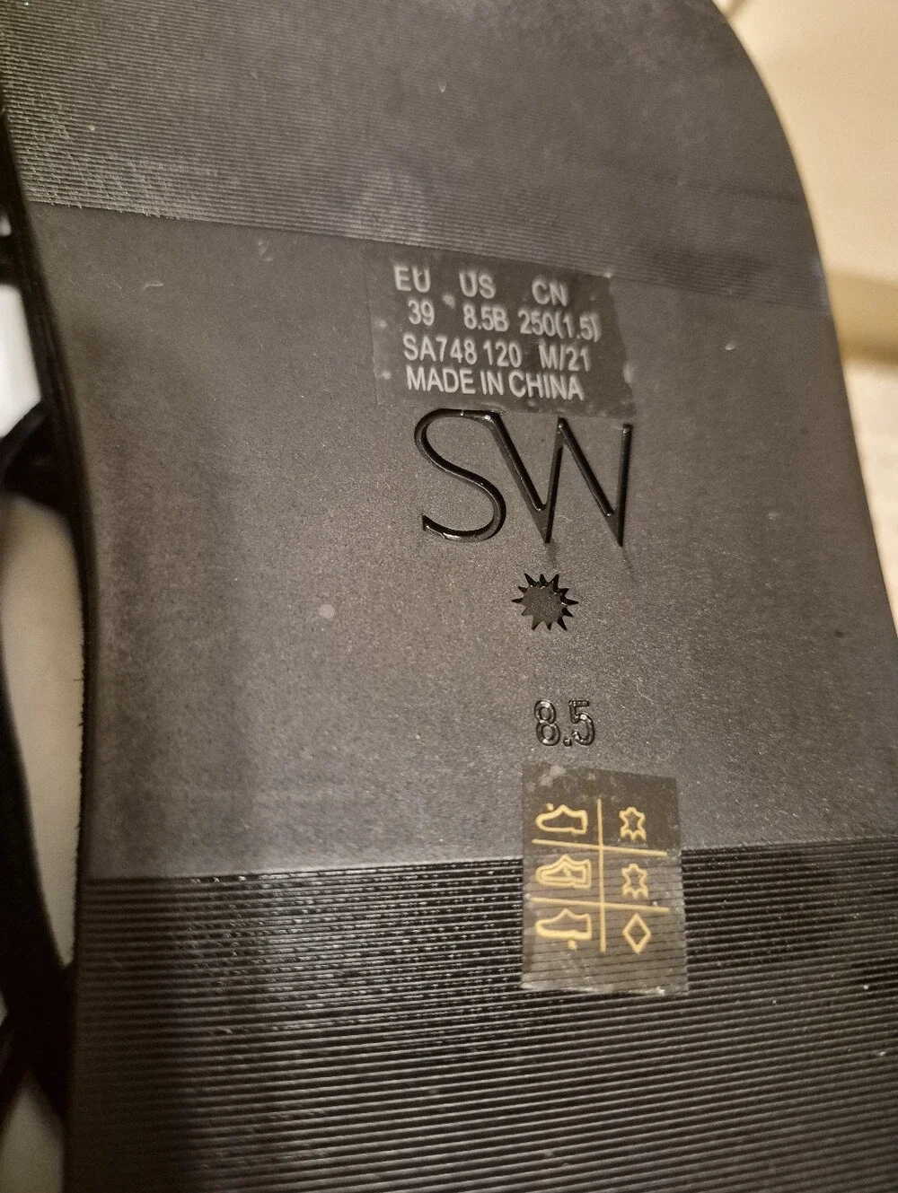 Stuart Weitzman 100% authentic